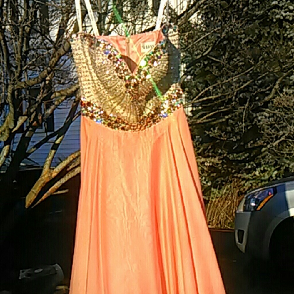 Sherri Hill price drop! Beaded, peach prom dress